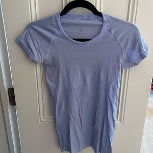 Lululemon workout top